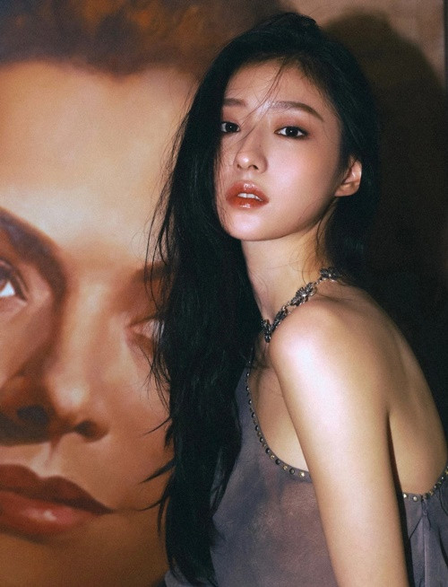 Theo Tiền Phong, Hồ Liên Hinh sinh năm 2000, tốt nghiệp chính quy ngành Biểu diễn của Học viện Hý kịch Trung ương với vị trí thứ hai. Ảnh: Tiền Phong.