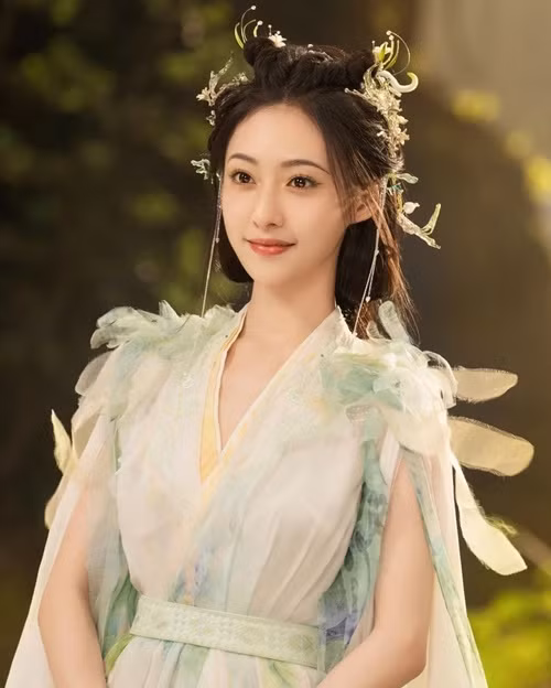 Vai diễn tiểu hồ ly Đồ Sơn Dung Dung của Hồ Liên Hinh trong phim truyền hình Hồ yêu tiểu hồng nương (Dương Mịch đóng chính) gây ấn tượng. Ảnh: Znews.