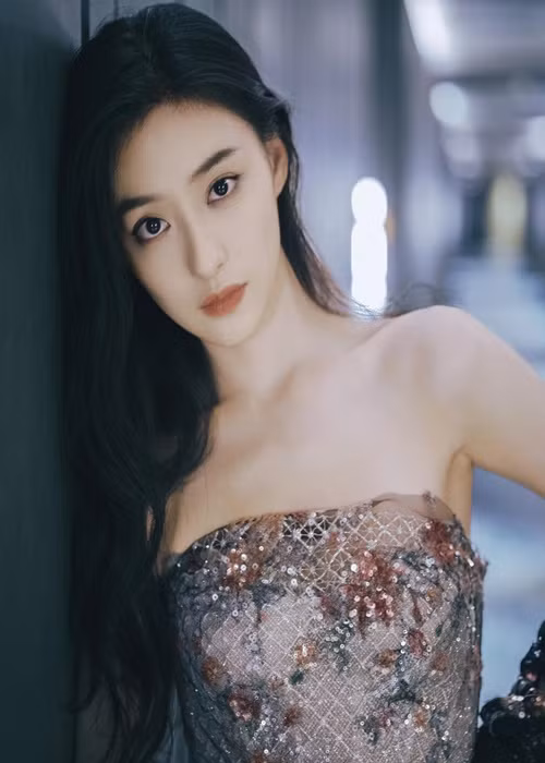 Nữ diễn viên được nhiều nhà sản xuất phim, nhãn hàng ưu ái bởi vẻ ngoài xinh đẹp. Ảnh: Tiền Phong.