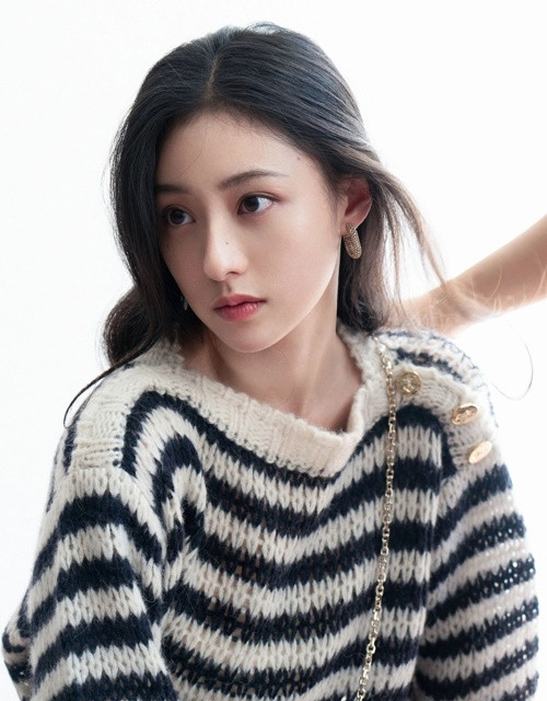 Nhan sắc của Hồ Liên Hinh phù hợp với thời trang cao cấp, dòng phim cổ trang. Ảnh: Znews.