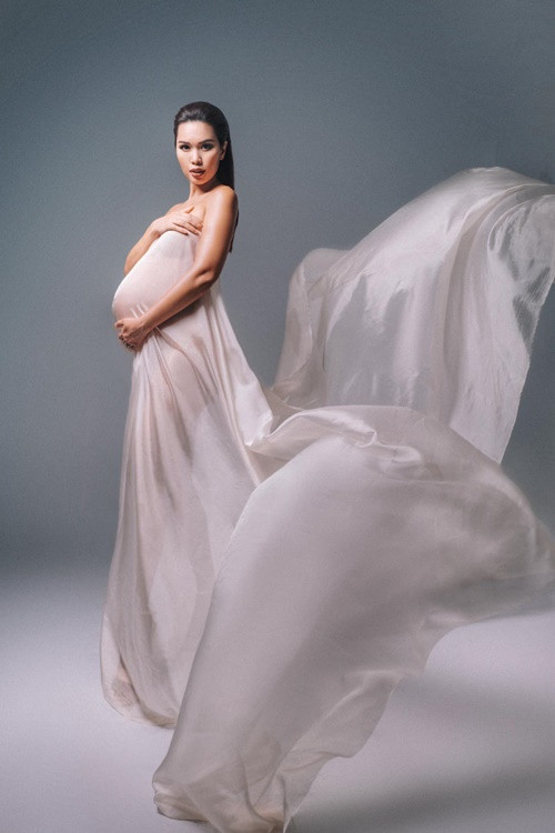 Ít ngày trước, nữ người mẫu tâm sự, cảm giác làm mẹ lần hai cũng hồi hộp và háo hức như lần đầu.