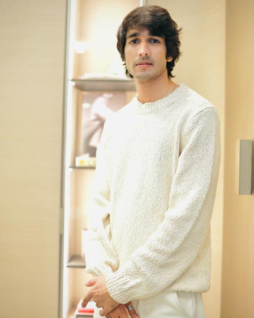 Shantanu Maheshwari sinh năm 1991, là diễn viên, vũ công, biên đạo múa và người dẫn chương trình. Ảnh: FBNV.