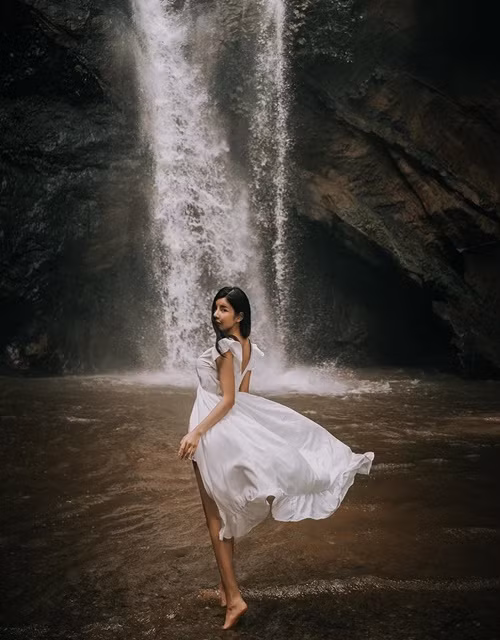 Supitcha đến từ Thái Lan, là hot girl thế hệ mới ở xứ chùa vàng.