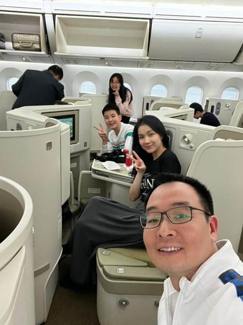 Nàng hậu lập trang cá nhân TikTok để chia sẻ cuộc sống của bản thân cùng gia đình sau khi rời showbiz.