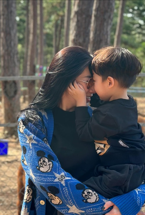 Con trai Tú Anh rất mong đợi có em.