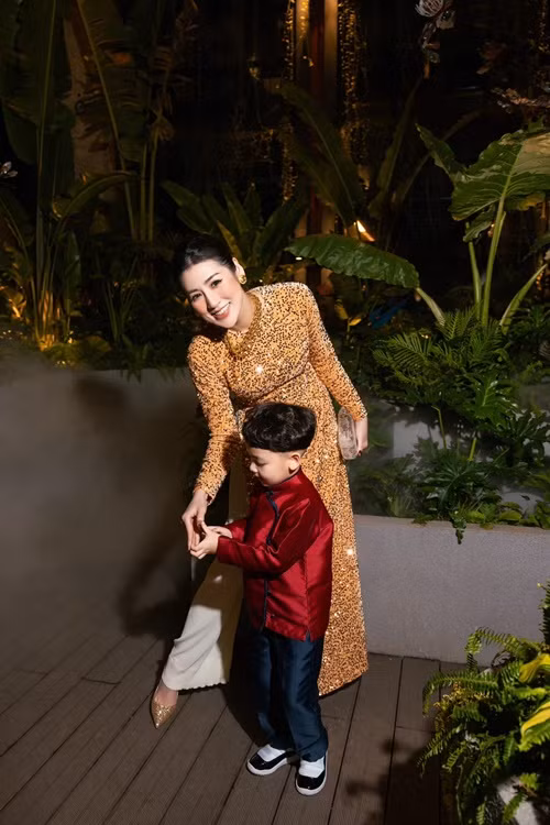 Tú Anh mang bầu lần 2 sau 6 năm sinh con đầu lòng.