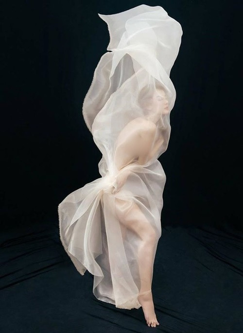 Minh Hằng thực hiện bộ ảnh táo bạo để mừng tuổi 33 vào năm 2020. Ảnh: Znews.