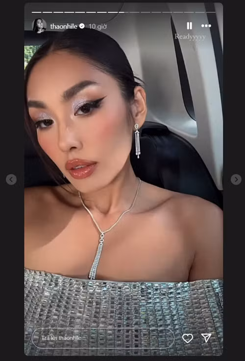 Nàng hậu đeo bộ trang sức kim cương. Ảnh: Instagram.