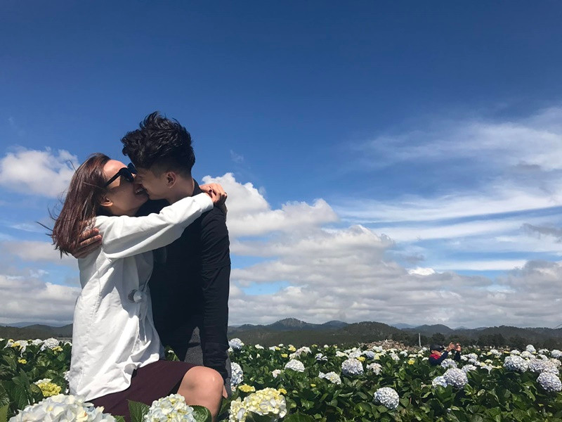 Từng có người cho rằng Đỗ An điển trai như vậy cưới Lê Thúy chỉ để che giấu giới tính. Ngoài ra, cặp đôi còn đối mặt với nghi vấn hợp đồng hôn nhân.