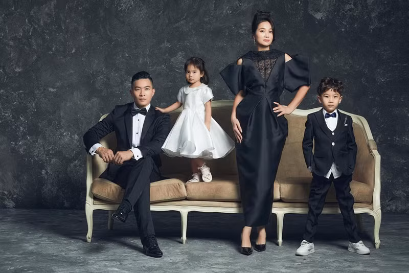 Trước khi gặp Quốc Cơ, Hồng Phượng không có ý định kết hôn và lên kế hoạch làm mẹ đơn thân. Năm 2016, chỉ sau 6 tháng hẹn hò, nữ MC lên xe hoa với Quốc Cơ.