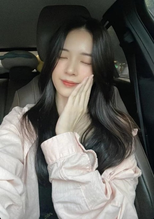 Midu và chồng doanh nhân bao hết chi phí cho khách mời dự đám cưới. Ảnh: FBNV.