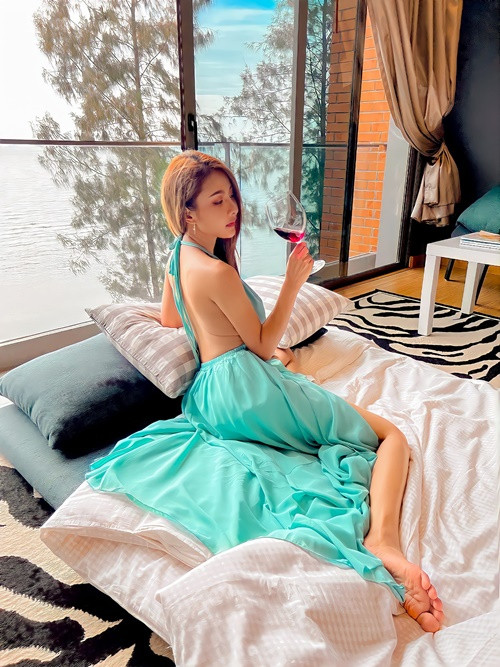 Hiện tại, B'Bomb Atomies có tổng cộng 200.000 người hâm mộ trên Instagram và Facebook.