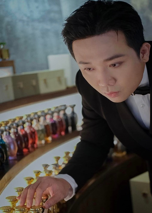 Trấn Thành "nghiện" nước hoa.