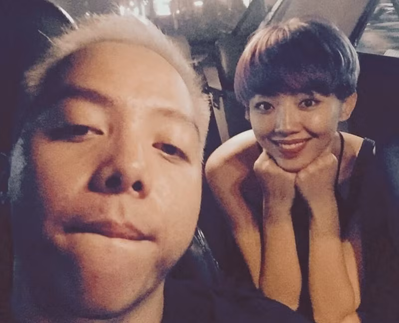 Nhân dịp sinh nhật vợ, Hoàng Touliver hé lộ loạt ảnh trong 9 năm bên nhau của cặp đôi.