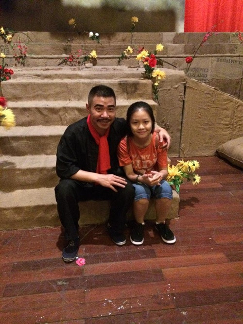 Tuổi thơ của Thục Anh là những lần theo bố tập vở ở Nhà hát Kịch Hà Nội và phim trường. Ảnh: FBNV.