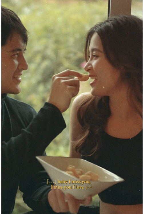 Nhiều khán giả ngưỡng mộ tình cảm bền chặt của cặp đôi nghệ sĩ này.