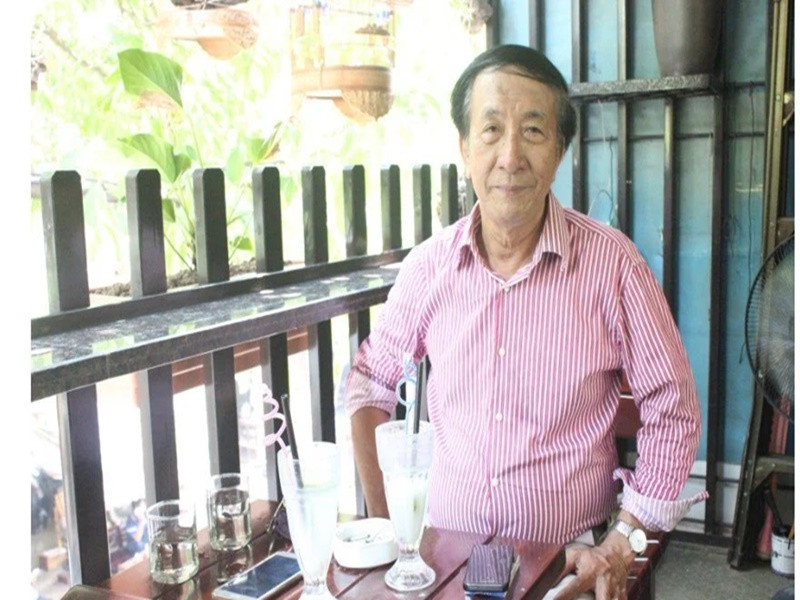 Năm 1992, NSND Nguyễn Hữu Phần cùng Lưu Trọng Ninh, Hoàng Nhuận Cầm, Phi Tiến Sơn, Nguyễn Quang Vinh thành lập Trung tâm Điện ảnh Trẻ dưới sự bảo trợ của Hội Điện ảnh Việt Nam. Từ trung tâm này, Lưu Trọng Ninh, Nguyễn Hữu Phần và Hoàng Nhuận Cầm thực hiện ba bộ phim Hãy tha thứ cho em (phim nhựa), Em còn nhớ hay em đã quên, Người nghèo cũng khóc (phim video). Ảnh: Dân Việt.