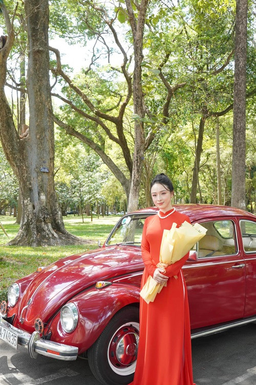 Ở tuổi 37, Phương Nga vẫn trẻ trung, gợi cảm.