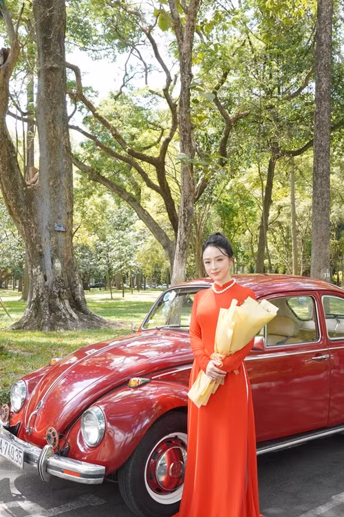 Ở tuổi 37, Phương Nga vẫn trẻ trung, gợi cảm.