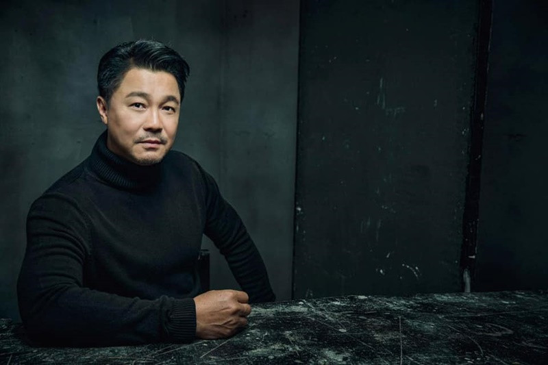 Cụ thể khi Lý Hùng đăng tải loạt ảnh mới, Y Phụng để lại bình luận: "Trở lại thời yêu tôi nè. Nên để tóc và râu như hình anh nhé Lý Hùng".