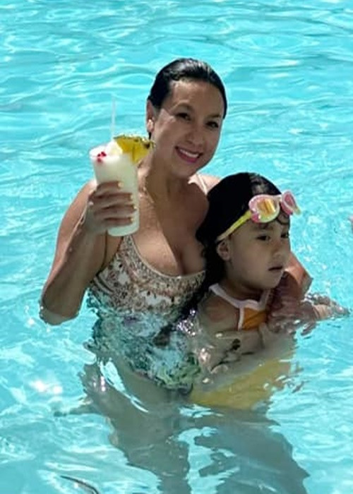 Bà mẹ một con thừa nhận, cô không diện bikini hai mảnh vì thân hình đẫy đà.