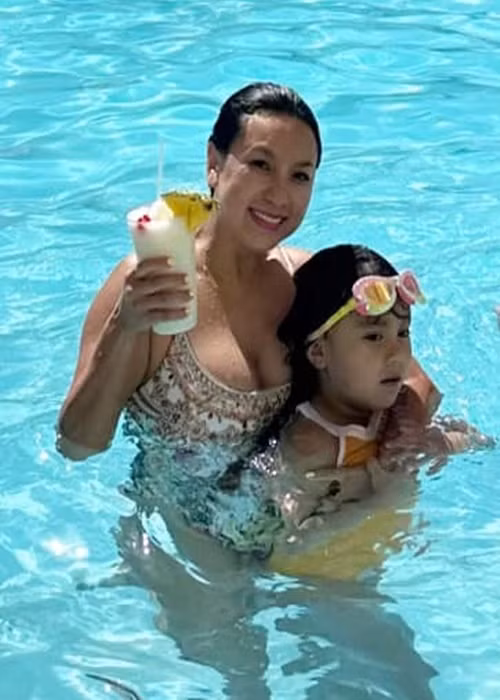 Bà mẹ một con thừa nhận, cô không diện bikini hai mảnh vì thân hình đẫy đà.