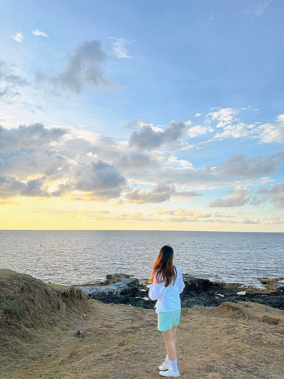 Hương Hà chia sẻ, trong chuyến du lịch Phú Quý vừa qua, có một điều khiến cô tiếc nuối là không được trải nghiệm freediving (lặn tự do). Là một hoạt động khám phá thế giới biển đầy thú vị, freediving thu hút sự quan tâm của nhiều du khách khi đến với hòn đảo xinh đẹp này. Tuy nhiên, do sợ nước, Hương Hà đã không thể vượt qua bản thân để thử sức với freediving. Dù vậy, cô vẫn khuyến khích những ai đam mê biển và muốn có những trải nghiệm mới mẻ nên thử hoạt động này khi đến với Phú Quý.