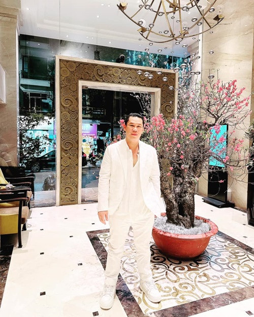 Phía doanh nhân Đức Huy và Phí Phương Anh vẫn chưa lên tiếng về những đồn đoán của cư dân mạng. Ảnh: FBNV.