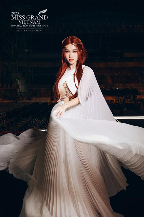 Nhờ danh hiệu á hậu, người đẹp trở thành nàng thơ của nhiều nhà thiết kế, nhãn hàng. Phương Nhi còn đóng MV Vượt qua Everest của Isaac, làm giám khảo của cuộc thi Hoa hậu Đồng bằng Sông Cửu Long 2022.