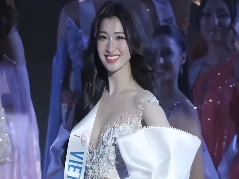 Tháng 10/2023, Á hậu Phương Nhi đại diện Việt Nam tham gia cuộc thi Miss International - Hoa hậu Quốc tế được tổ chức vào tại Nhật Bản.