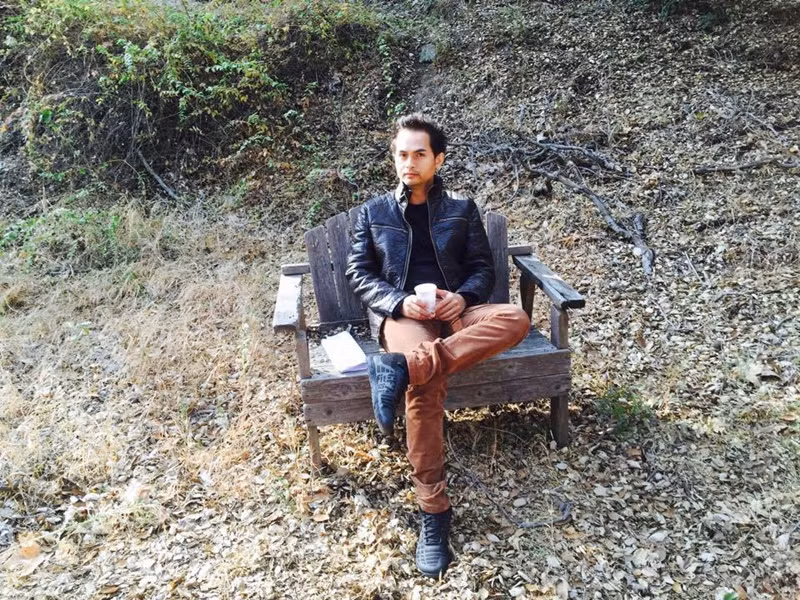 Trong chương trình Du hành ký ức, Đức Tiến cho biết, anh chấp nhận tuổi thơ không trọn vẹn là một phần của cuộc đời.