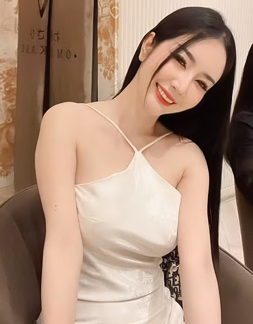 Trang Facebook của cô nàng hiện có hơn 170.000 người theo dõi.