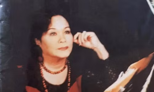 Ngoc Anh 3A tiec thuong me chong cu - NSND Tuong Vi qua doi-Hinh-2