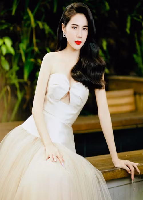 Thủy Tiên mong Khánh Thi chỉ đích danh người vay mượn.