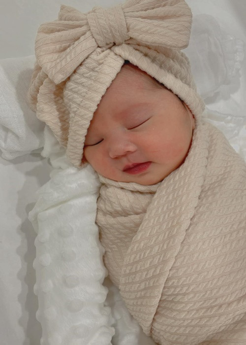 Con gái Bảo Anh đáng yêu khi 5 ngày tuổi.