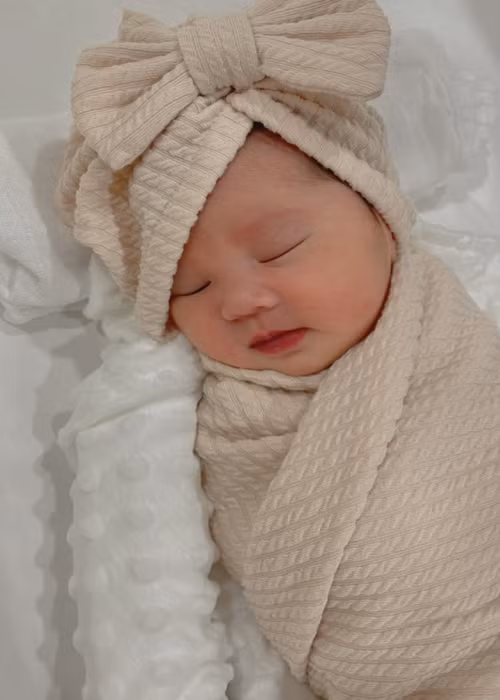 Con gái Bảo Anh đáng yêu khi 5 ngày tuổi.