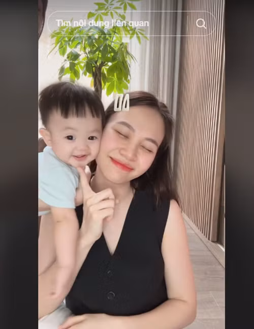 Con trai của Đàm Thu Trang sắp tròn 1 tuổi.