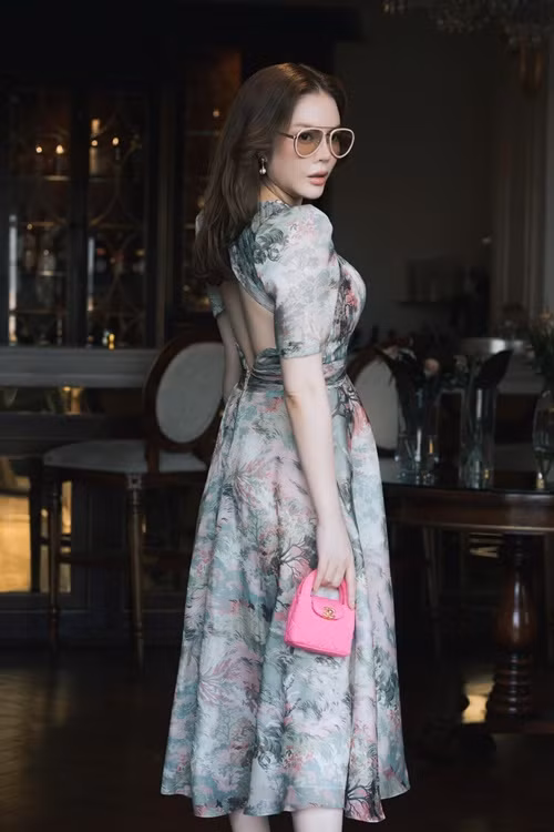 Mái tóc ngang lưng của nữ diễn viên cách đây không lâu.