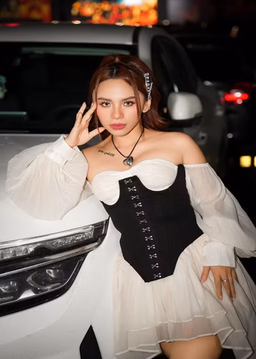 Ngọc Phước sinh năm 1995, tại Vũng Tàu. Trước khi theo đuổi diễn xuất, cô làm nhiều nghề như chạy bàn, làm mẫu make-up, pha chế, tạp vụ, giáo viên tiếng Anh, nhân viên văn phòng.