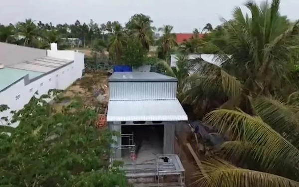 Cận cảnh căn nhà Đàm Vĩnh Hưng xây cho cha phạm nhân ở Long An Can canh can nha Dam Vinh Hung xay cho cha pham nhan o Long An