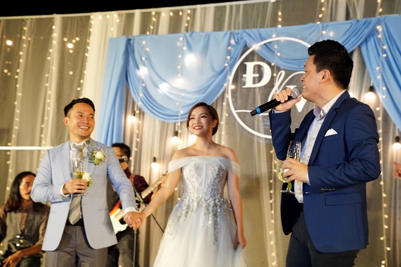 Thụy Vy từng làm ngành truyền thông. Sau khi lập gia đình, cô hỗ trợ chồng kinh doanh.