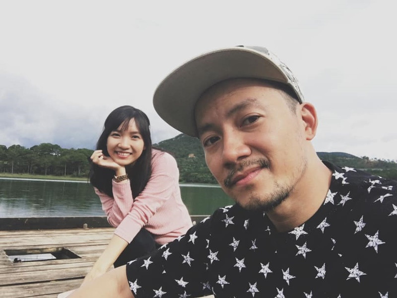 Sau cuộc tình 9 năm với Hari Won, rapper Tiến Đạt bí mật hẹn hò Thụy Vy - cô gái không hoạt động trong showbiz và kém Tiến Đạt 10 tuổi. Đến cuối tháng 12/2018, Tiến Đạt và Thụy Vy làm đám cưới.