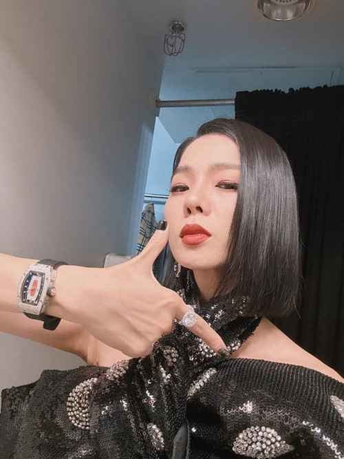 Nữ ca sĩ hiện tại vẫn đắt show trong và ngoài nước. Ảnh: FBNV.