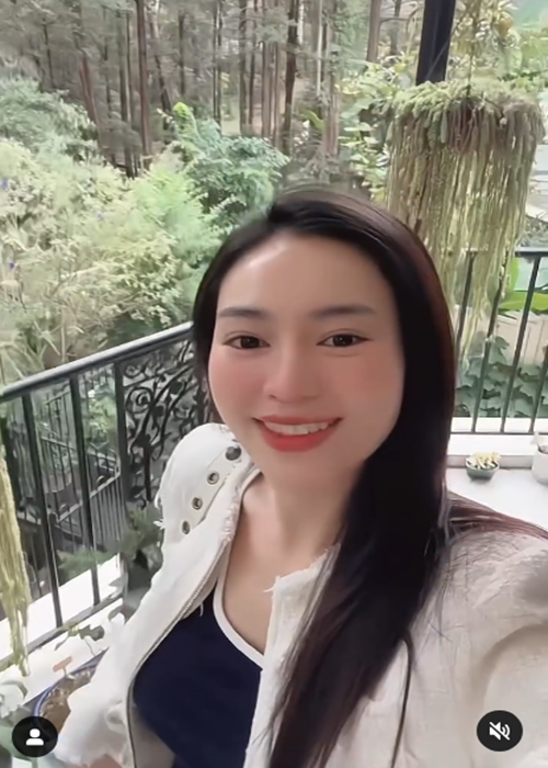 Nữ diễn viên vừa đăng tải clip khoe nhan sắc rạng rỡ ở xứ người. Ảnh: Instagram.