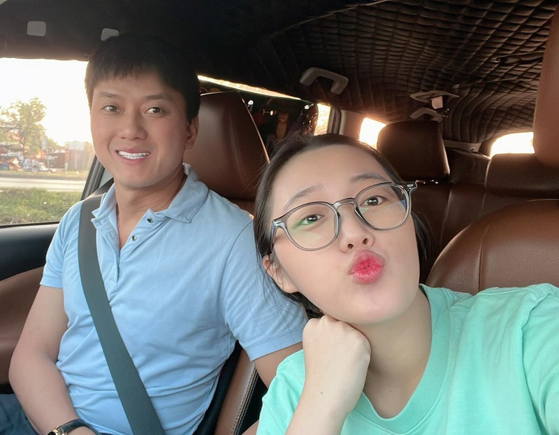 Vợ chồng Quách Ngọc Tuyên có hai con chung nhưng chưa tổ chức đám cưới. Ảnh: FBNV.