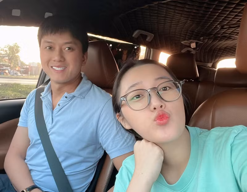 Vợ chồng Quách Ngọc Tuyên có hai con chung nhưng chưa tổ chức đám cưới. Ảnh: FBNV.