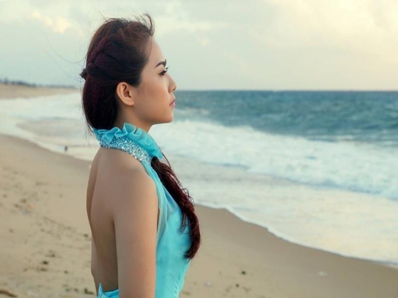 Nữ ca sĩ phải tạm dừng mọi hoạt động nghệ thuật hơn 1 năm để chữa trị các vết bỏng. Ảnh: FBNV.