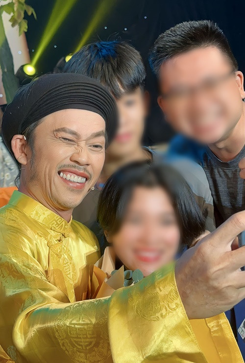 Tháng 10/2023 cư dân mạng lan truyền phát ngôn được cho là của Hoài Linh: “Cát-sê của tôi trong một đêm diễn trên dưới phải cỡ 3 tỷ. Đó là chuyện bình thường”. Tuy nhiên, trên Người Đưa Tin, đại diện Hoài Linh phủ nhận tin đồn. Ảnh: Arttimes. Ảnh: Arttimes.