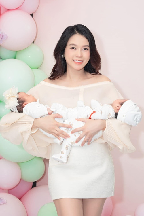 Bé Ijin chào đời trước là chị, còn bé Ijun là em.