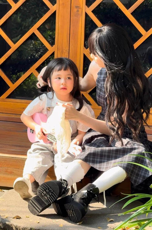 Quản lý Ngọc Trinh cho biết, chân dài gốc Trà Vinh chưa có người yêu.